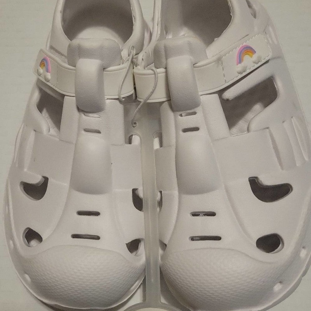 Koala kids lightweight sandals or water shoes similar to crocs size 9